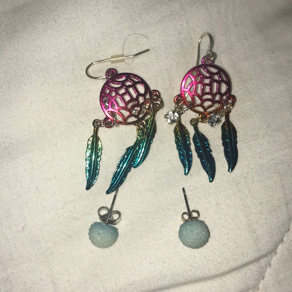 Dream catcher earrings and light blue pearls!